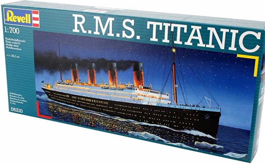 Plastic Ship Models * | Revell 1/700 R.M.S Titanic 05210 Plastic Model Kit